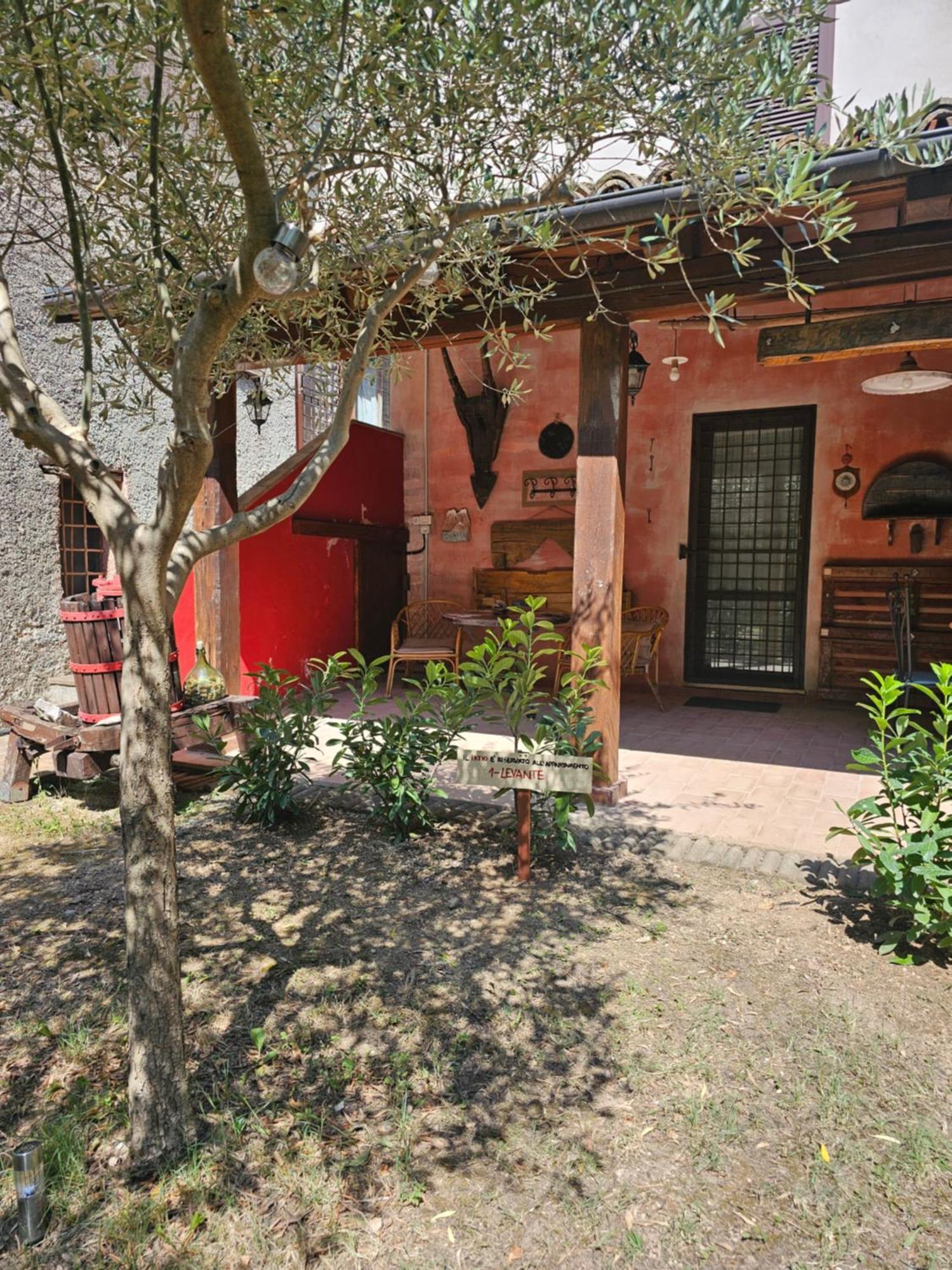 La Rosa Dei Venti - Country House Fossato di Vico Exterior foto